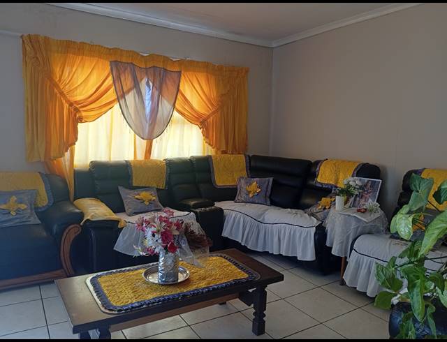 3 BEDROOM HOUSE FOR SALE IN THOMAS GAMBLE